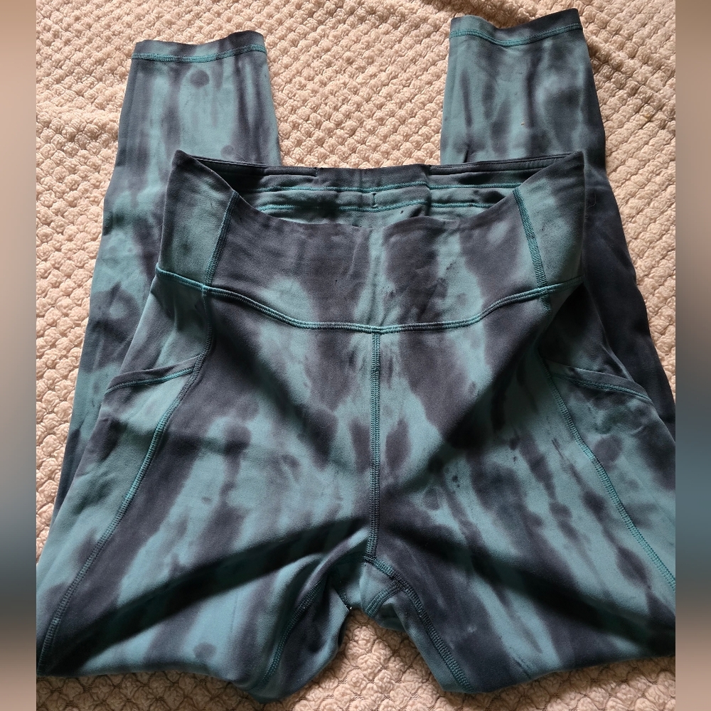 #286 Lululemon Invigorate HR Tight 25"
